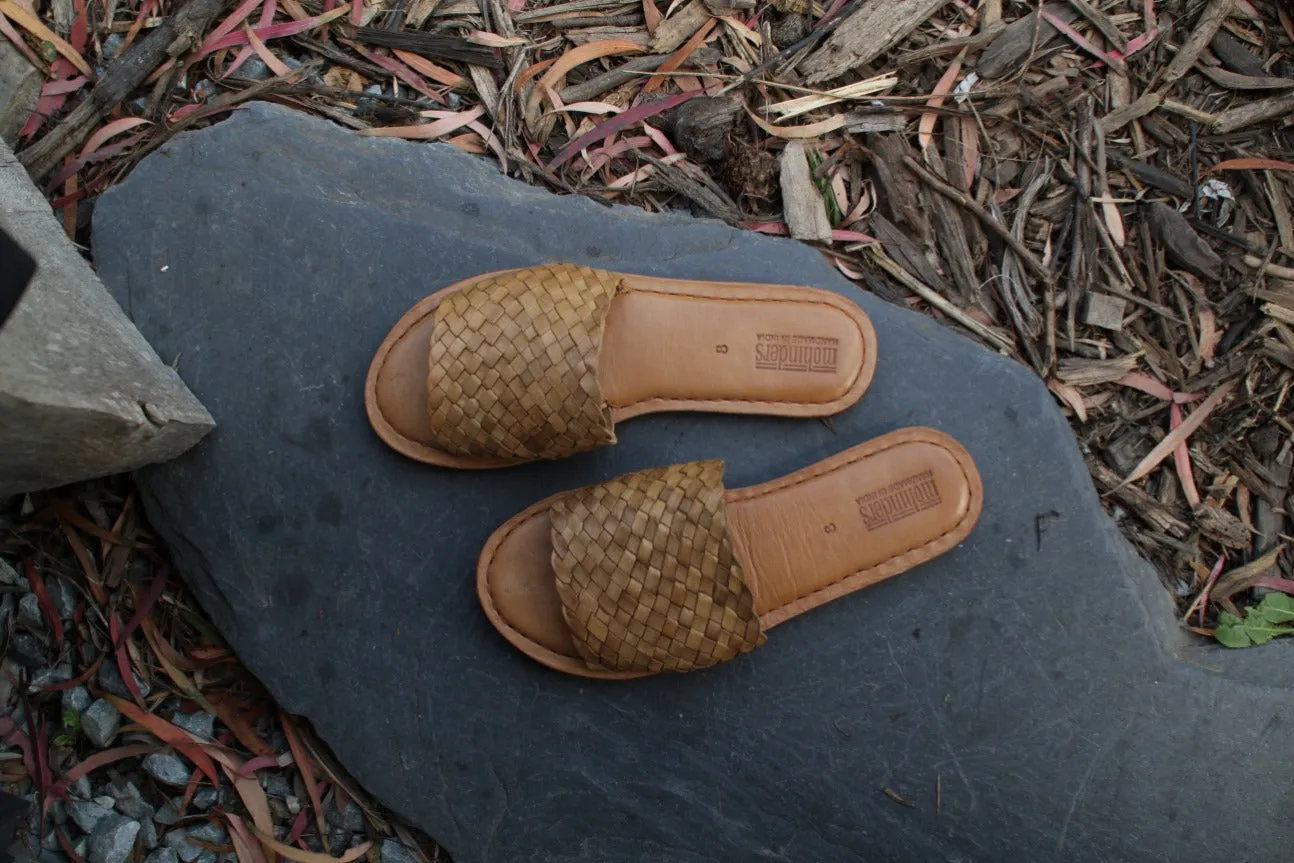 Men's Woven Sandal in Honey