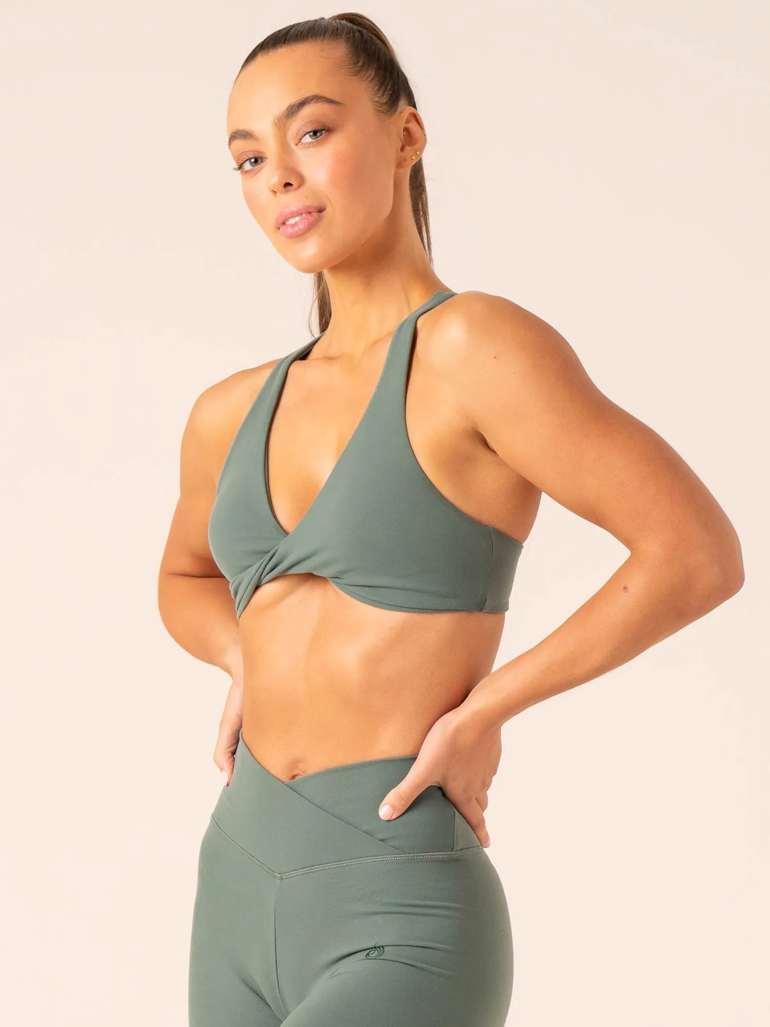 Momentum Twist Sports Bra - Forest Green